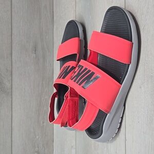 Nike Women Tanjun Lightweight Logo Red Hook&loop Sandals Shoes Sz 10